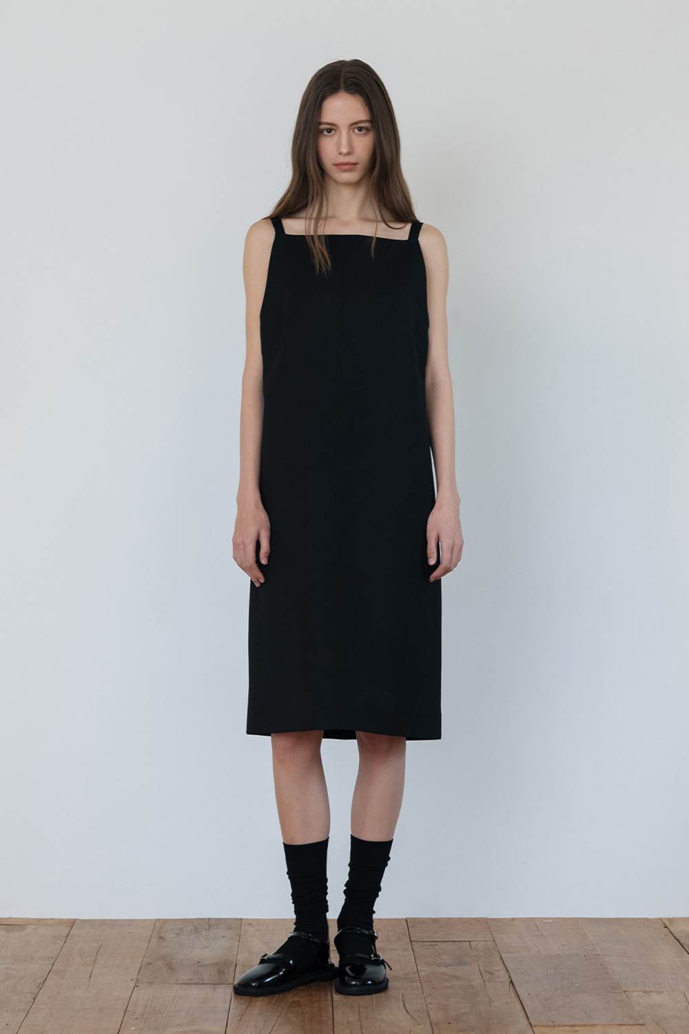 [Black] Sleeveless Midi Dress